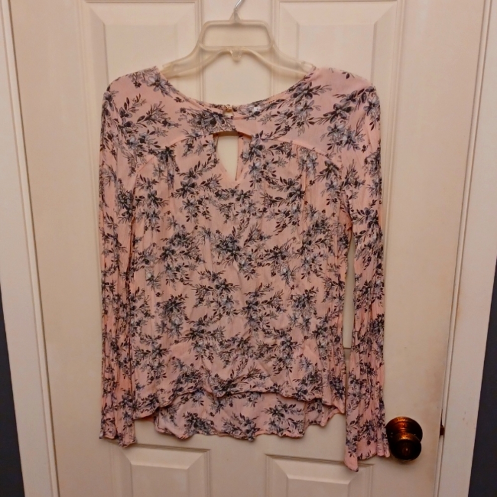 Pink floral top 🌸💮